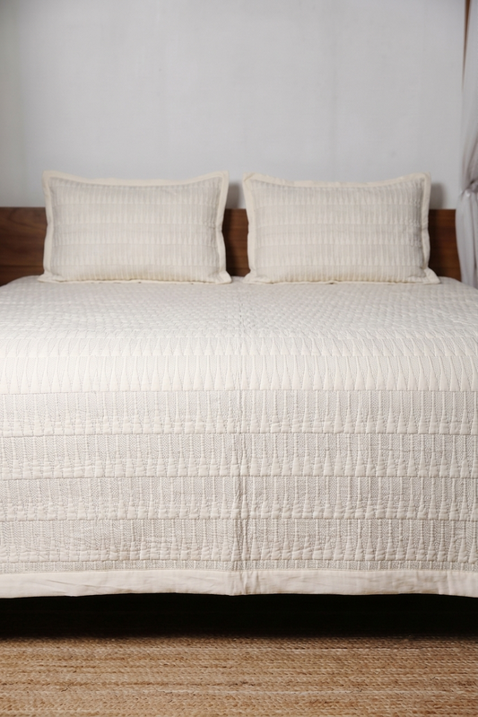 Camelia - Quilted Bed Spread Set