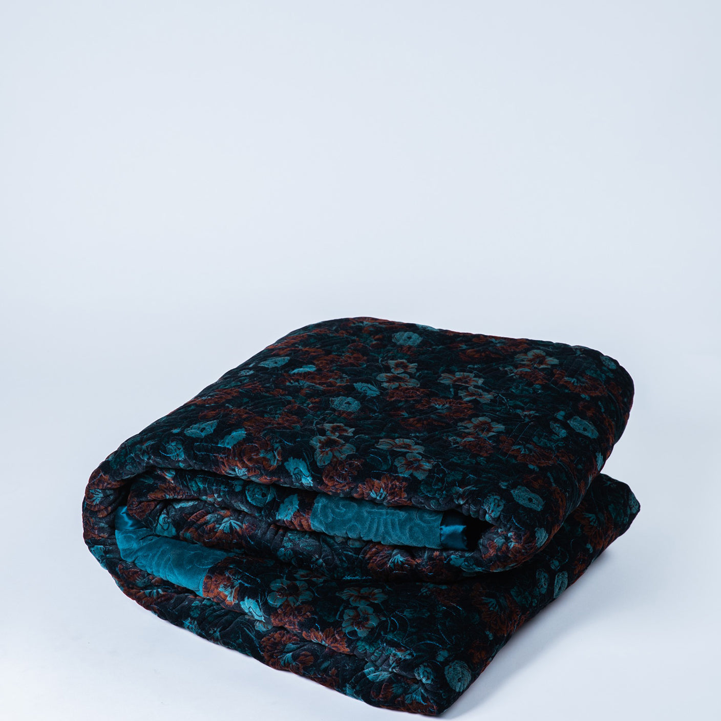 Nageen Blue - Velvet Quilt Set/Bedcover