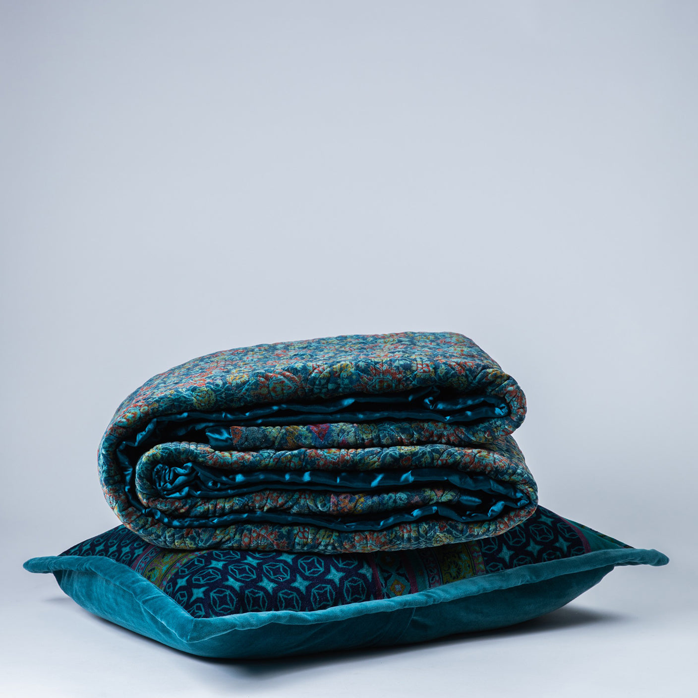 Nageen Blue - Velvet Quilt Set/Bedcover