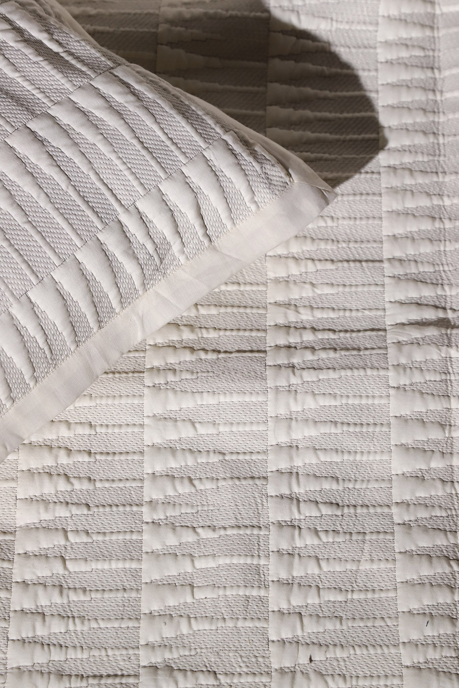 Camelia - Quilted Bed Spread Set