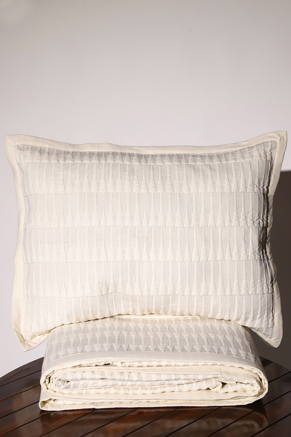 Camelia - Quilted Bed Spread Set