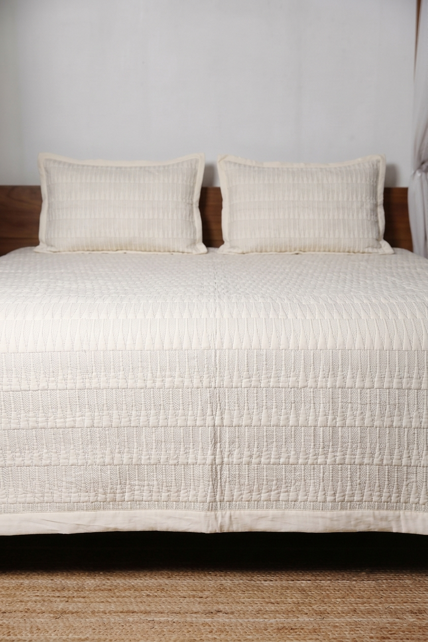 Camelia - Quilted Bed Spread Set