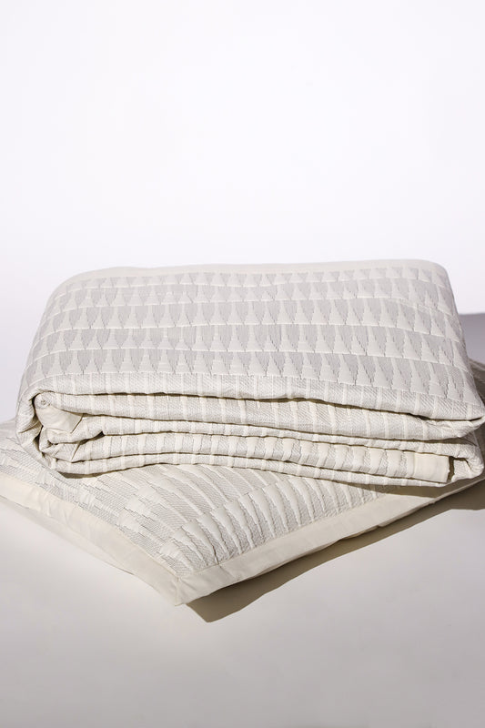 Camelia - Quilted Bed Spread Set